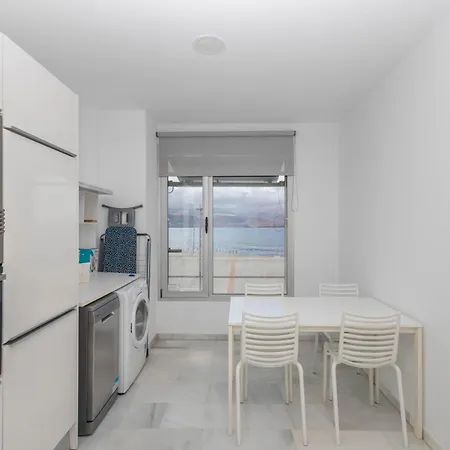 Bright Flat - Beachfront Canteras Daire *